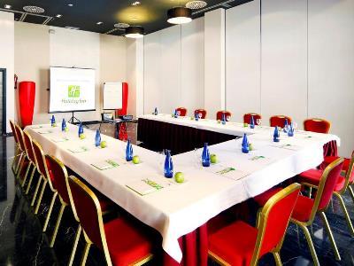 - Tablas, An Ihg Madrid